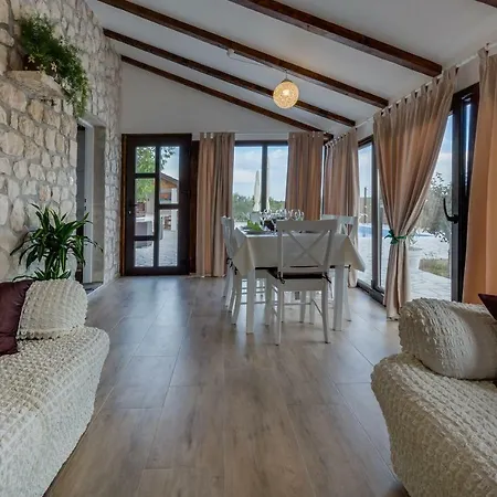 Mali Raj Villa *