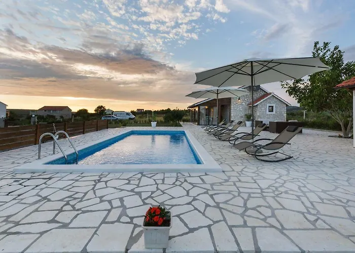 Mali Raj Villa *