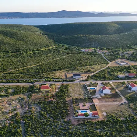 Mali Raj * Sveti Petar (Zadar)