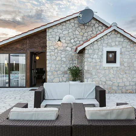 Mali Raj * Sveti Petar (Zadar)