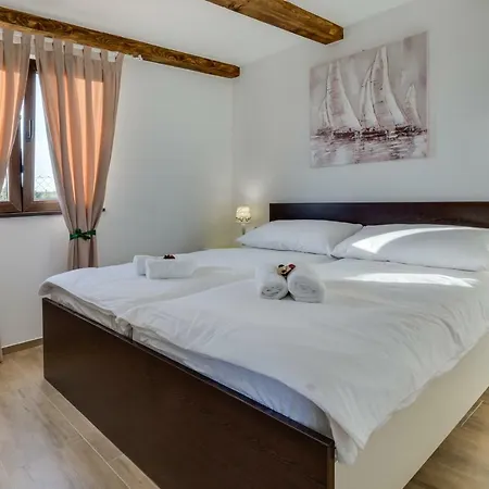 Mali Raj * Sveti Petar (Zadar)