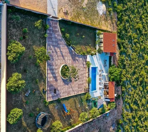 Mali Raj * Sveti Petar (Zadar)