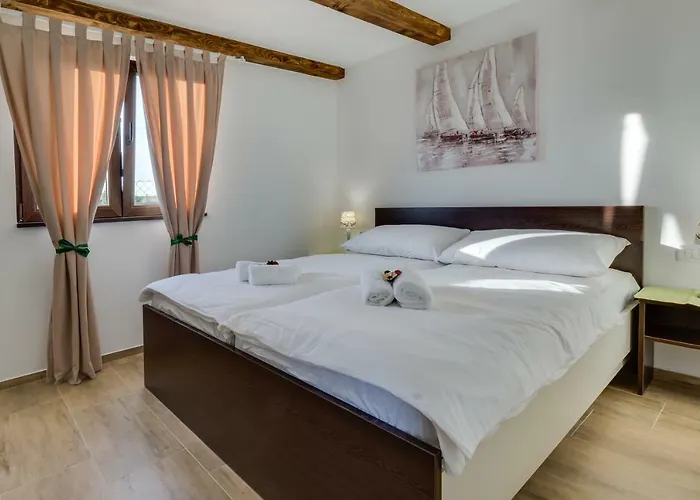 Mali Raj * Sveti Petar (Zadar)